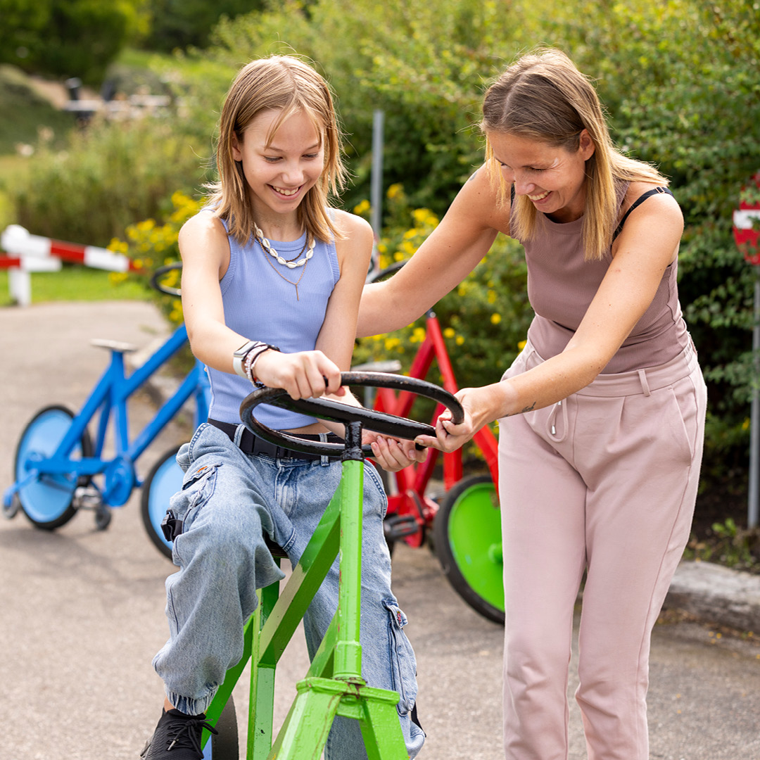 sommerlandsj-sommerland-sjaelland-forlystelsespark-odsherred-sommer-aktivitet-boern-hoppecykel-cykler-cykelbane-familie-ferie-udflugt-minder-udfordring.jpg